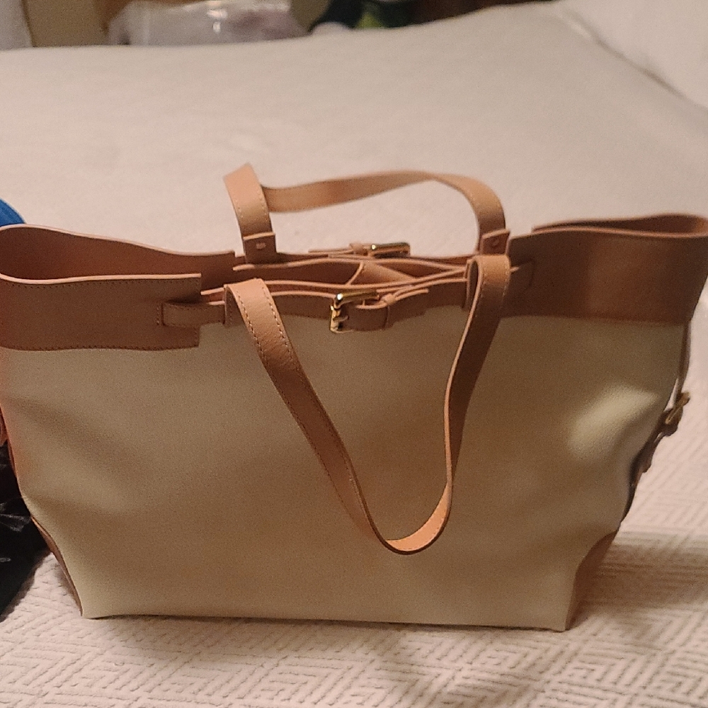 Elegant Cream and Tan Women's Tote Bag from Vera Pelle